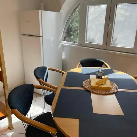 Matyas Kiraly Apartman 公寓 *